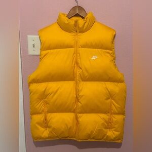 NWT Nike puffer vest men’s large yellow